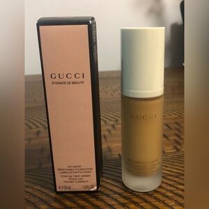 Gucci Éternité de Beauté Foundation - Medium 330W